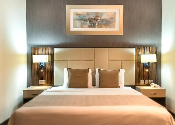 Deluxe Queen Room